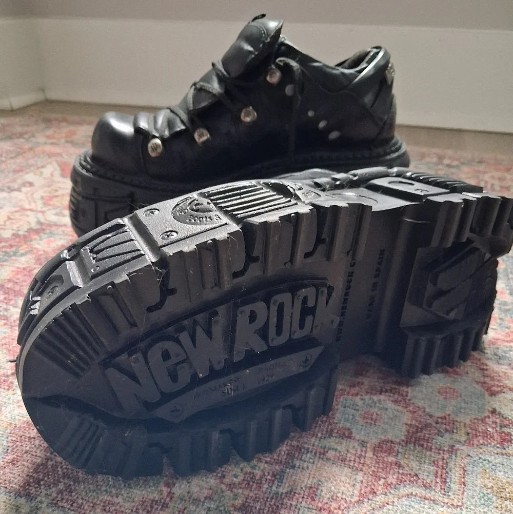 [SOLD] Black New Rock - Chunky Gothic Style - Picture 5 of 8